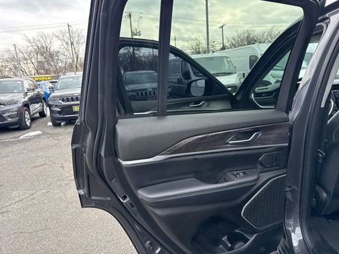 Certified 2022 Jeep Grand Cherokee Limited w/ MOPAR Finishing Package image 36