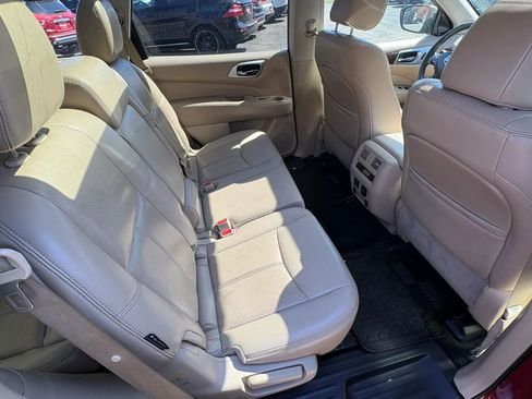 Used 2018 Nissan Pathfinder Platinum FWD image 29