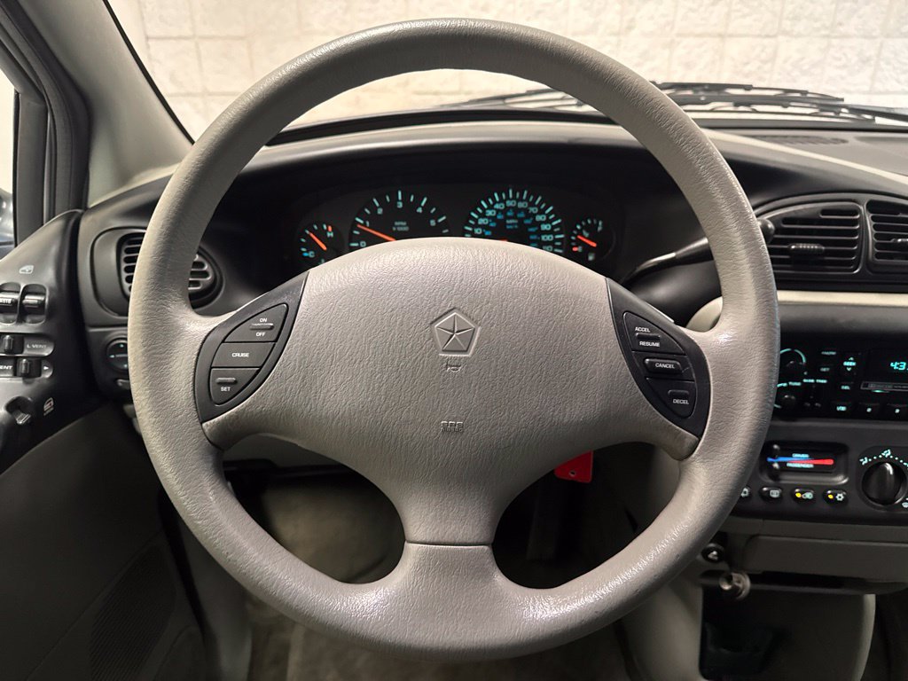 Used 2000 Dodge Grand Caravan SE FWD image 15