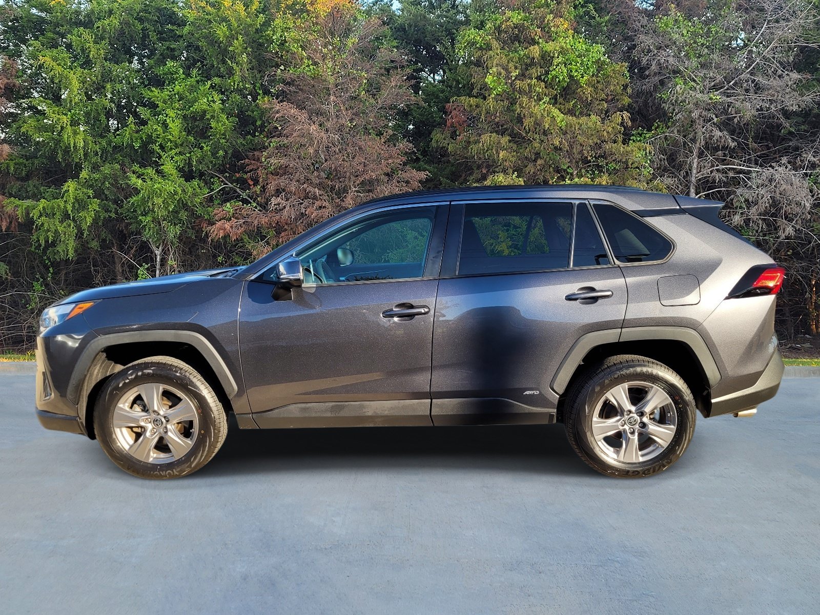 Used 2023 Toyota RAV4 LE AWD/4WD image 21