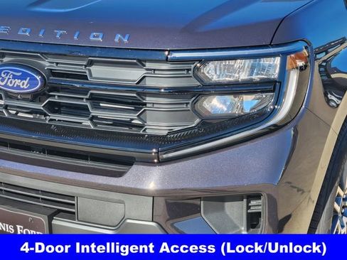 New 2026 Ford Expedition Active image 8