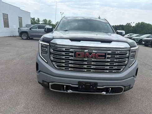 Used 2024 GMC Sierra 1500 Denali w/ Technology Package AWD/4WD image 6