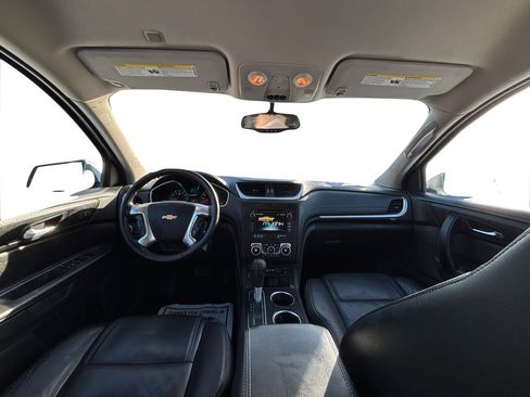 Used 2016 Chevrolet Traverse LT image 18