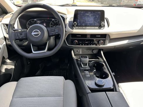 Used 2023 Nissan Rogue SV AWD/4WD image 15