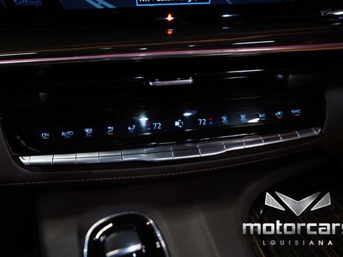 Used 2022 Cadillac Escalade Premium Luxury w/ Performance Package image 32