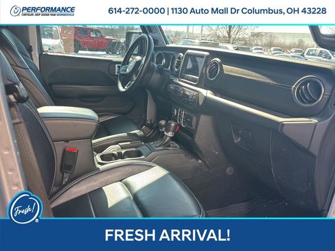 Used 2018 Jeep Wrangler Unlimited Sahara w/ Cold Weather Group image 18