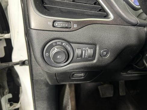 Used 2019 Jeep Cherokee Trailhawk w/ Comfort/Convenience Group AWD/4WD image 20