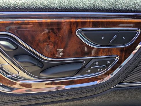 Used 2020 Lincoln Continental Reserve FWD image 11