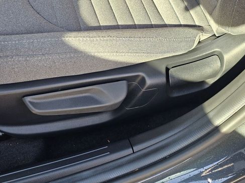 Certified 2025 Kia K4 EX image 31