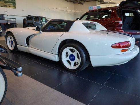 Used 1996 Dodge Viper RT/10 image 4