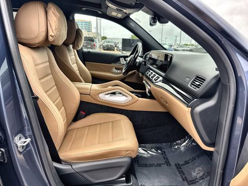 New 2026 Mercedes-Benz GLS 450 4MATIC image 9