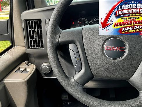 Used 2025 GMC Savana 3500 LT w/ LT Preferred Equipment Group RWD image 11