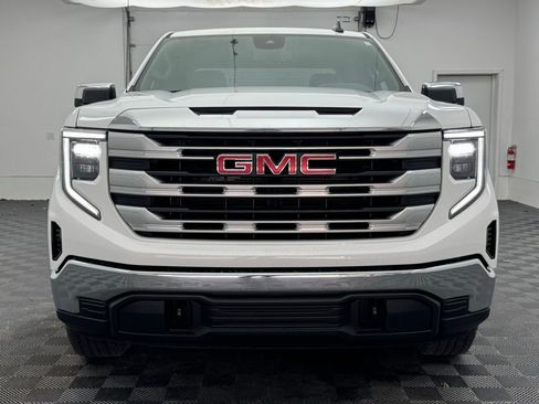 Used 2025 GMC Sierra 1500 SLE image 12