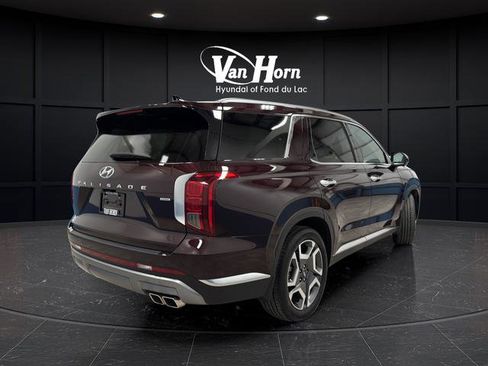 Used 2024 Hyundai Palisade Limited image 3