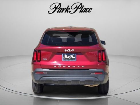 Used 2022 Kia Sorento LX AWD/4WD image 4
