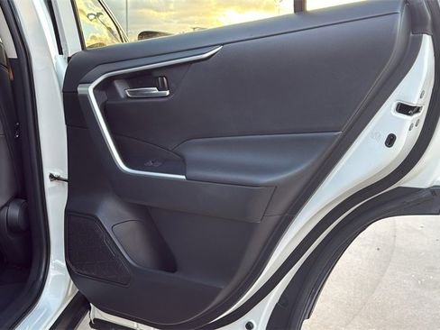 Used 2021 Toyota RAV4 XLE Premium w/ Carpet Mat Package (TMS) image 30