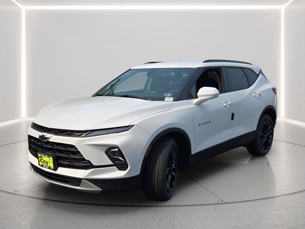 New 2026 Chevrolet Blazer LT w/ Convenience Package AWD/4WD image 4