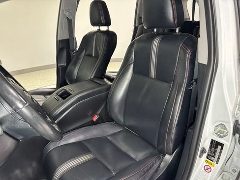 Used 2019 Toyota Highlander SE AWD/4WD image 17