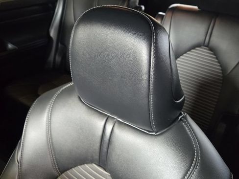 Used 2021 Toyota Highlander XSE FWD image 25