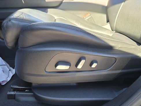 Used 2017 Cadillac XT5 Luxury w/ Driver Awareness Package image 24