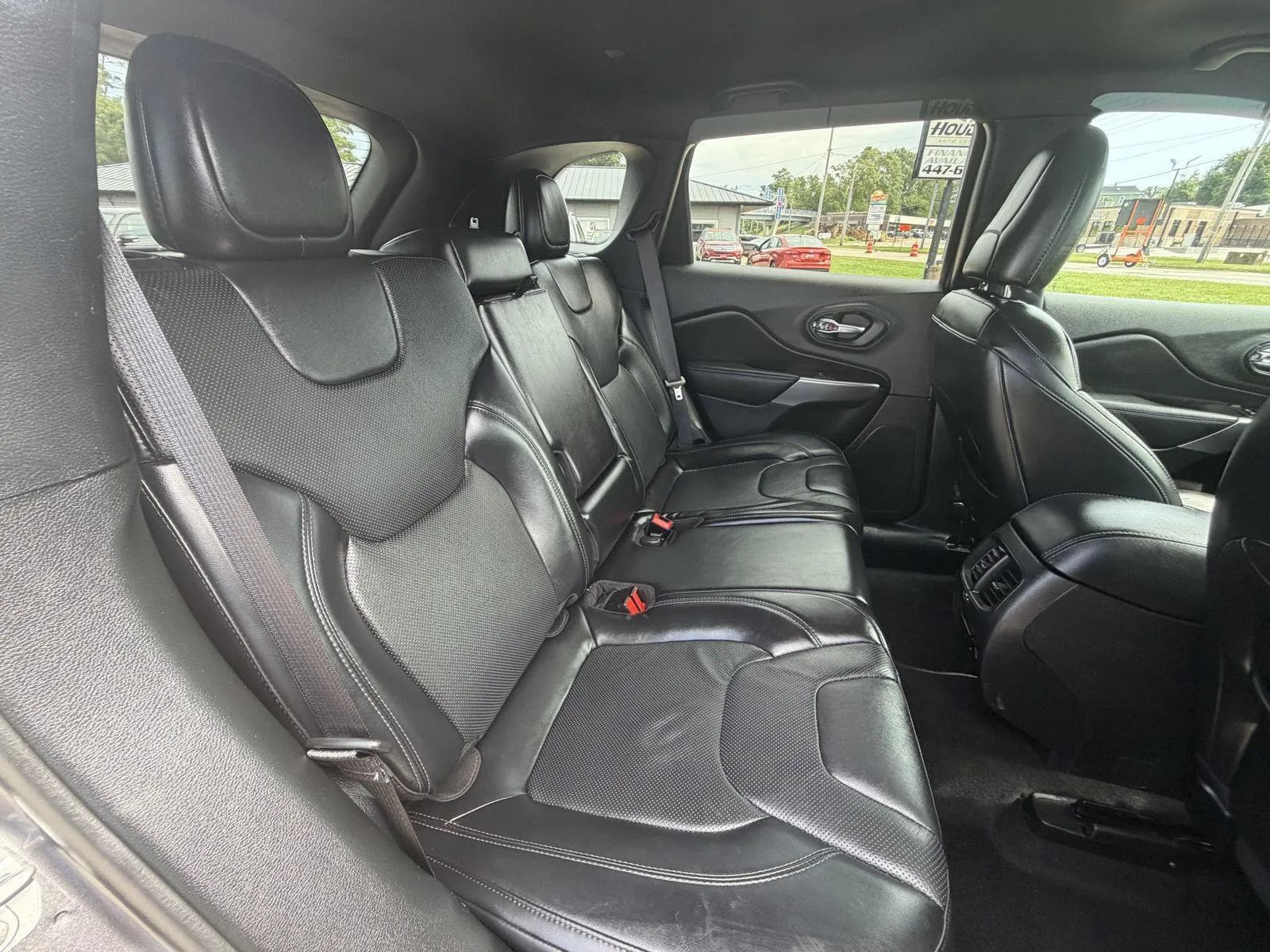 Used 2020 Jeep Cherokee High Altitude AWD/4WD image 17