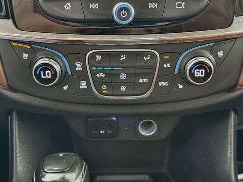 Used 2019 Chevrolet Traverse High Country AWD/4WD image 16
