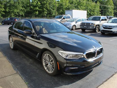 Used 2017 BMW 530i RWD image 2