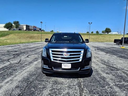 Used 2020 Cadillac Escalade Premium Luxury AWD/4WD image 2