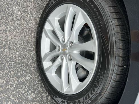 Used 2017 Chevrolet Malibu Hybrid FWD image 23