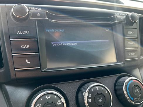 Used 2018 Toyota RAV4 LE image 19