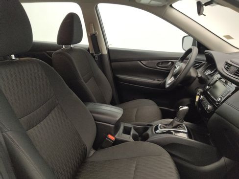 Used 2020 Nissan Rogue S FWD image 21