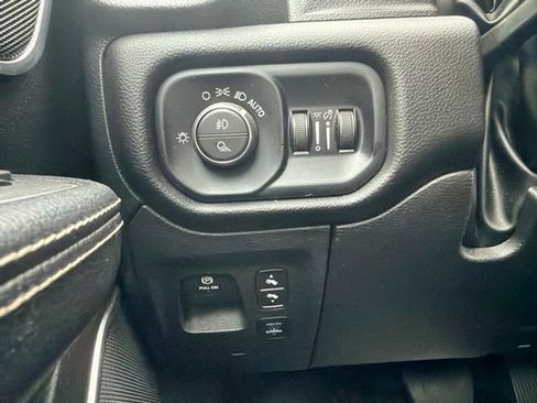 Used 2023 RAM 1500 Laramie AWD/4WD image 25