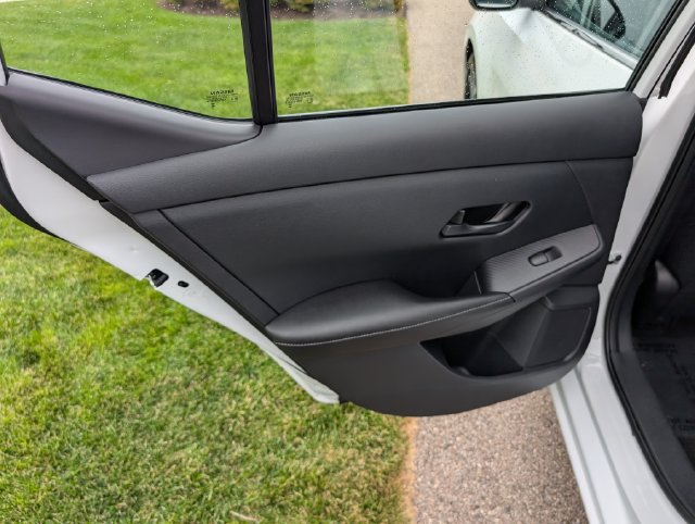 Used 2025 Nissan Sentra SV FWD image 13