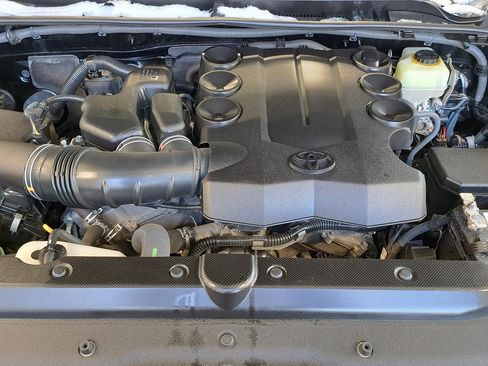 Used 2016 Toyota 4Runner SR5 image 32