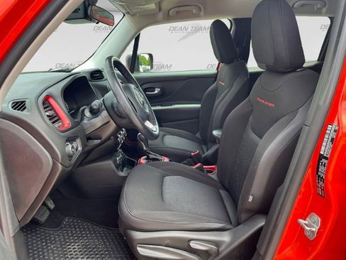 Used 2016 Jeep Renegade Trailhawk w/ Cold Weather Group AWD/4WD image 11