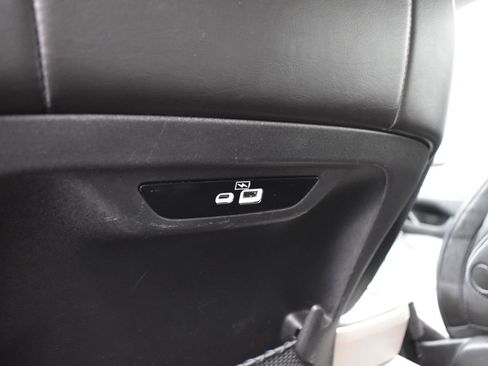 Used 2023 Chrysler Pacifica Touring-L FWD image 23