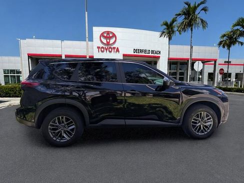 Used 2024 Nissan Rogue S AWD/4WD image 7