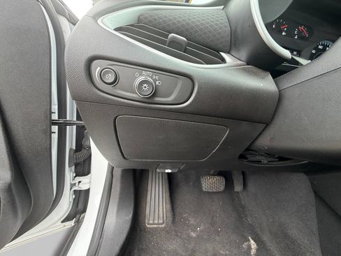 Used 2024 Chevrolet Malibu LT FWD image 19
