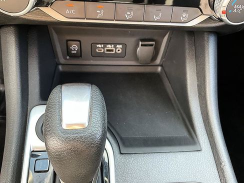 Certified 2025 Nissan Sentra SV FWD image 20
