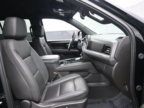 Used 2025 Chevrolet Tahoe Z71 image 35