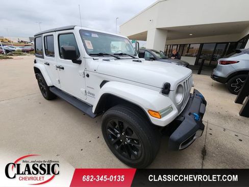 Used 2023 Jeep Wrangler Unlimited Sahara w/ Cold Weather Group AWD/4WD image 1