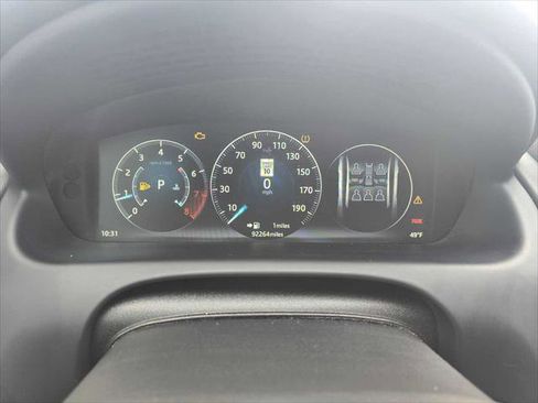 Used 2017 Jaguar XJ R-Sport image 27