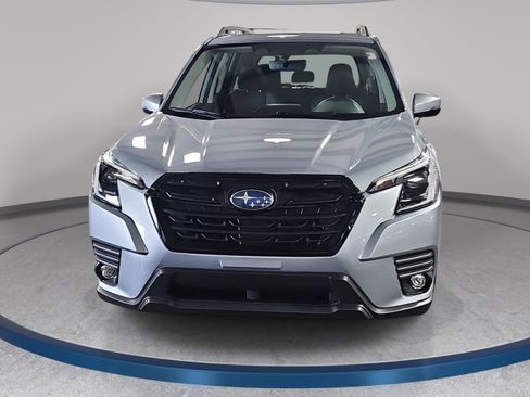 Used 2024 Subaru Forester Limited w/ Convenience Package AWD/4WD image 2