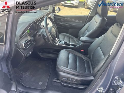 Used 2023 Chevrolet Bolt LT w/ Infotainment Package FWD image 15