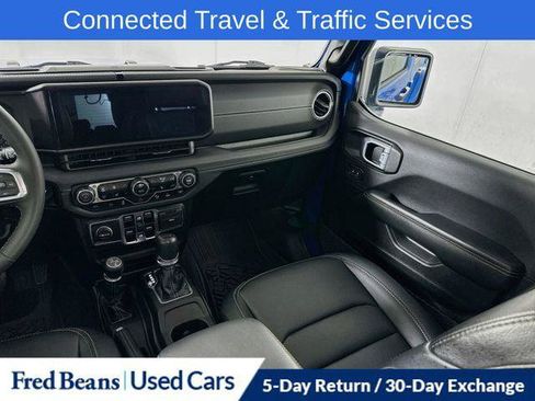 Certified 2024 Jeep Wrangler Unlimited Sahara w/ Technology Group AWD/4WD image 30