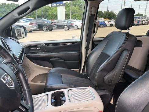Used 2019 Dodge Grand Caravan SXT w/ Driver Convenience Group FWD image 58