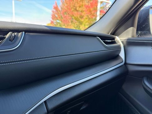 New 2025 Jeep Grand Cherokee Laredo X w/ Trailer Tow Package image 23