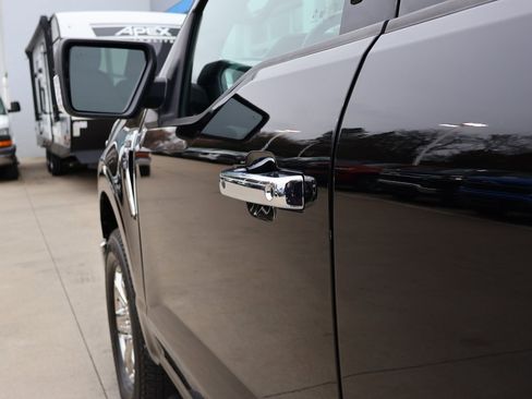 Used 2022 Ford F150 XLT w/ Equipment Group 302A High image 11