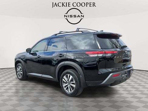 New 2026 Nissan Pathfinder SL AWD/4WD image 3