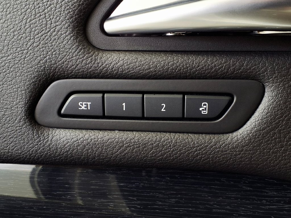 Used 2019 Cadillac XT4 Premium Luxury AWD/4WD image 18